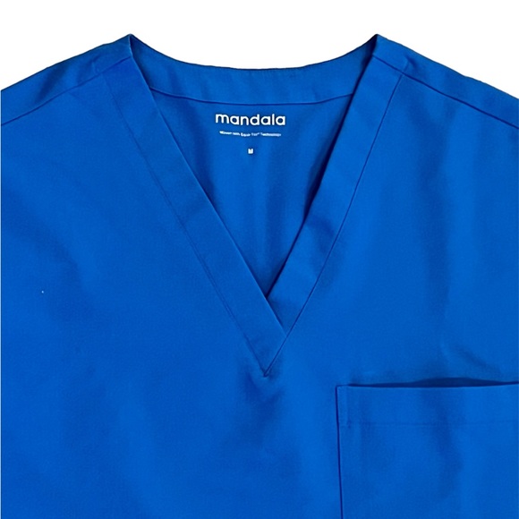 Mandala • Royal Blue 2 Pocket Scrub Top - M - Picture 4 of 9